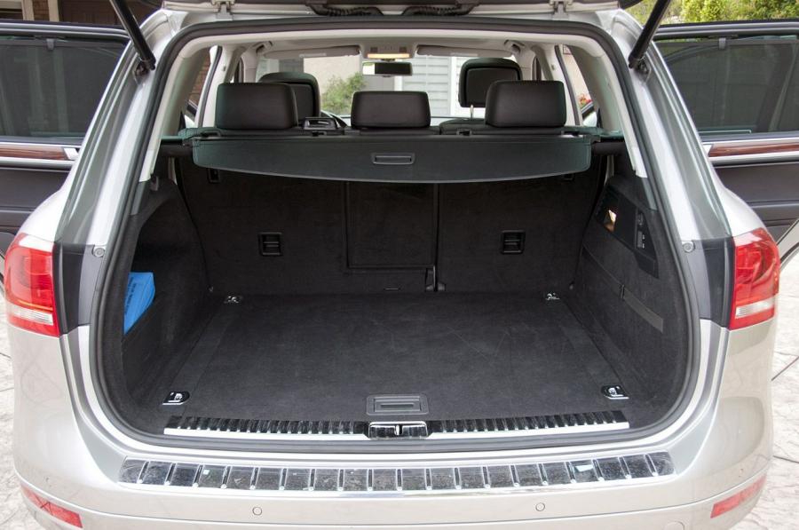  Volkswagen Touareg Hybrid 2012 года  (фото 26 из 42)